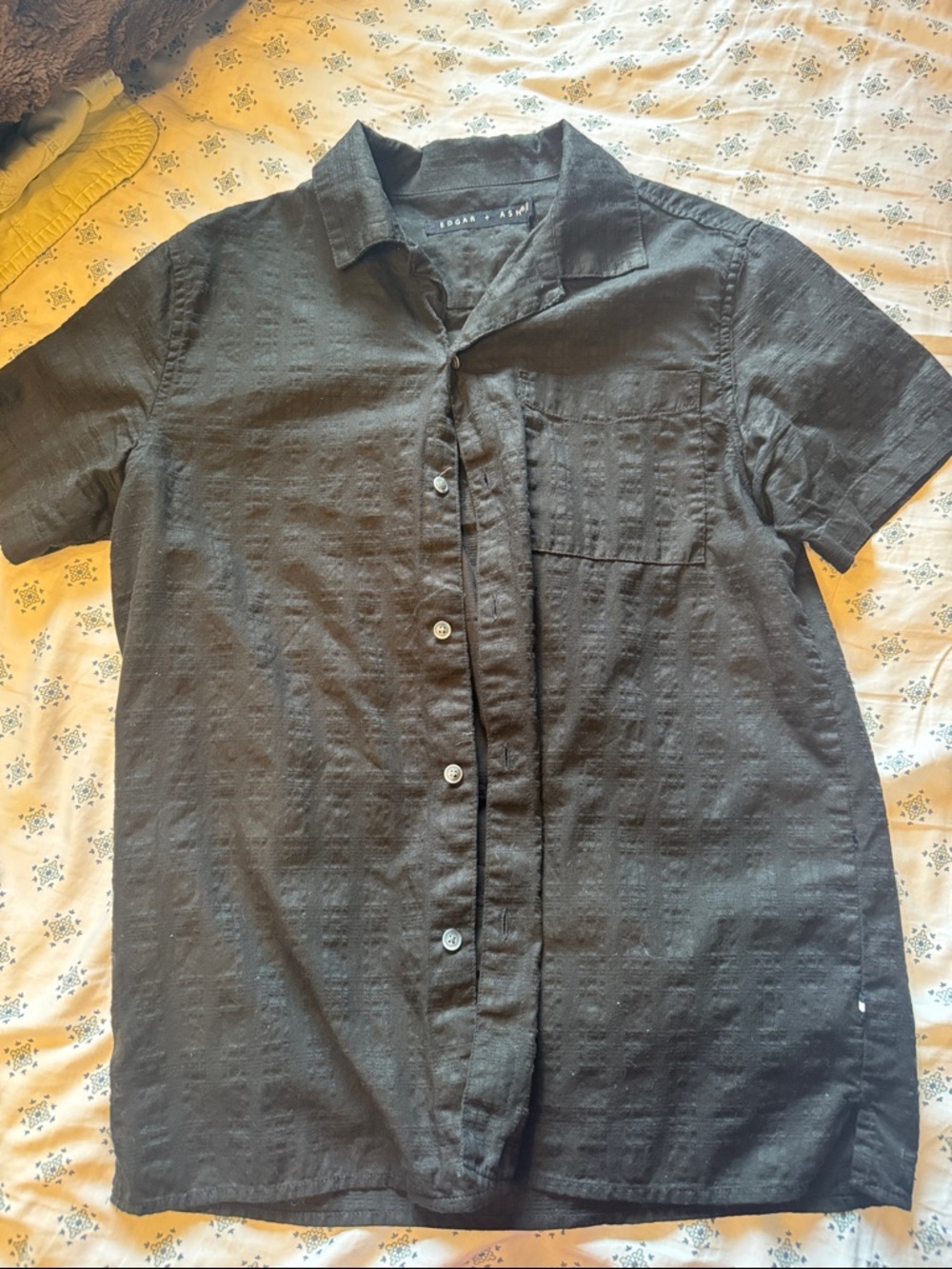 Black Patterned Short Sleeve Button down  Edgar and Ash Men small